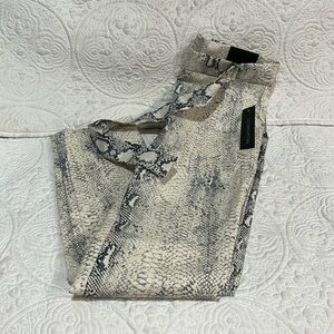 Meg & Margot pull on slim leg pant, ankle length, size small,‎ NWT